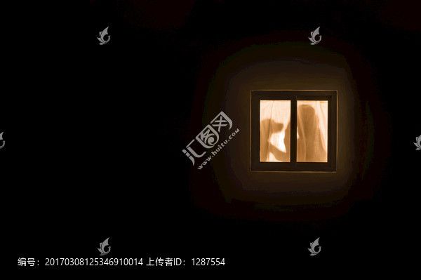 狗与主人的剪影