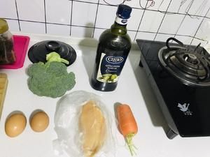 超级简单的宠物鸡肉蔬菜蛋挞、宠物零食、狗狗零食的做法 步骤1