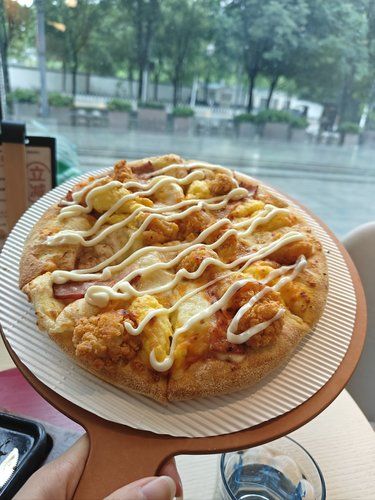 下雨天吃披萨