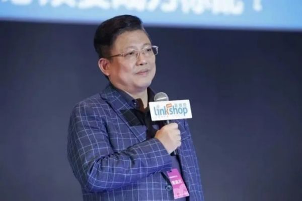 图为侯毅