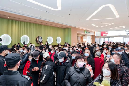 图为龙湖重庆高新天街开业现场。主办方供图