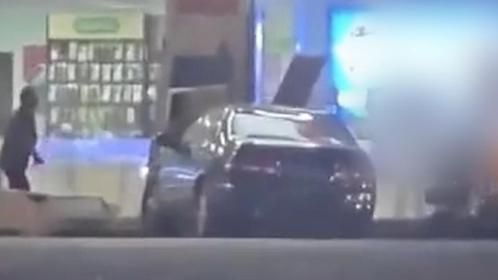 男子醉驾碰撞多车后撞店铺停下，广东恩平警方：已刑拘