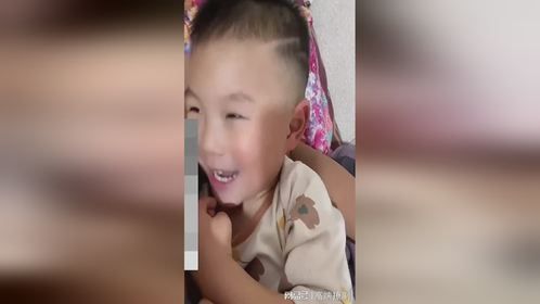 宝贝晚上突然想妈妈了，非要打电话，不是爸爸不打，是打不通
