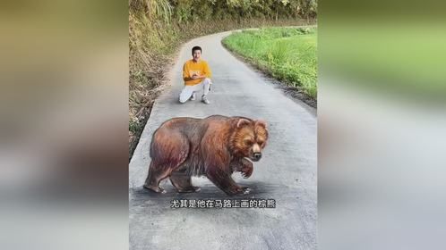 90后小伙凭借炭灰和粉笔作画！！