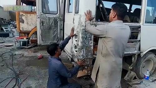 面包车后尾部凹陷变形,钣金师傅敲敲打打一顿维修,简直焕然一新