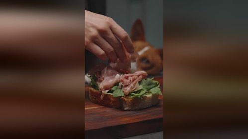 火腿芝士烤番茄开放三明治