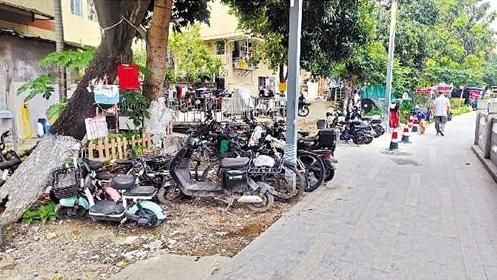 天河区车陂街一杂乱边角地变身街角公园