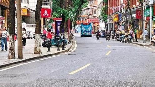 越秀区有关部门迅速行动改善华乐街卫生状况