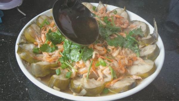 鱼虾搭配，营养丰富，鲜嫩爽口，毫无腥味