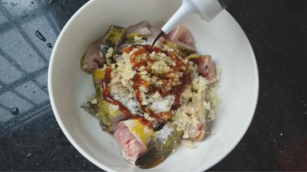 鱼虾搭配，营养丰富，鲜嫩爽口，毫无腥味