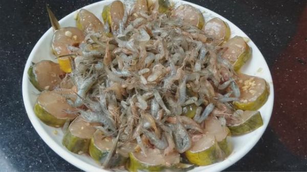 鱼虾搭配，营养丰富，鲜嫩爽口，毫无腥味