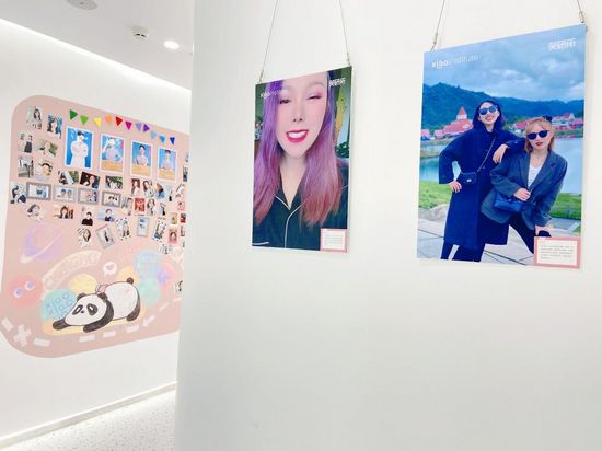 笑研所成都IFS店“笑容的能量”主题展