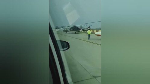 印度比哈尔邦选举，候选人的私人直升机停的到处都是！