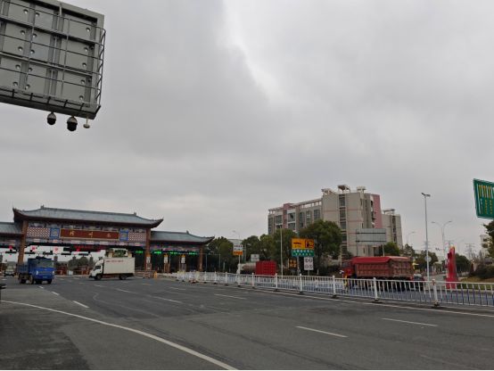 赣州西收费站(入口方向)