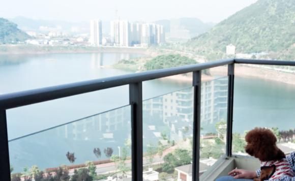 都说养狗后不能旅游,给你一个带上狗狗旅游的攻略