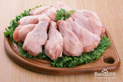 宠物饮食：鸡肉喂猫安全吗？