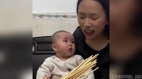 盘点90后父母带娃名场面，反向带娃，这届父母太难带了