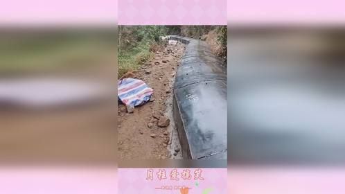 新修的铁皮路，汽车能压吗！