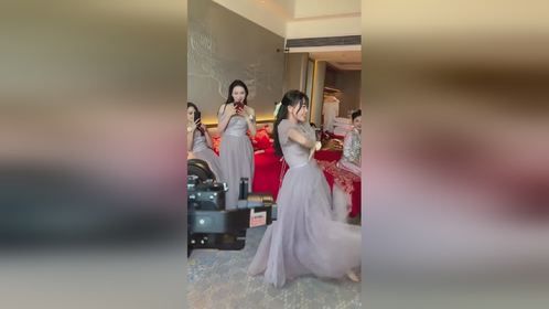 看人家这接亲氛围多好