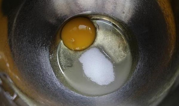 一个鸡蛋一碗面粉,做个快手的脆皮软心小狗蛋糕,好吃又好玩