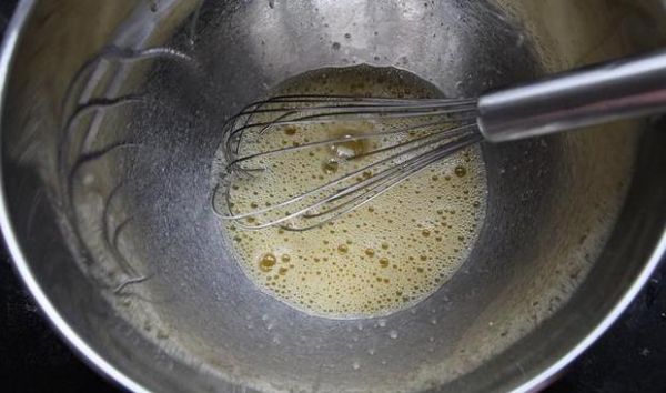 一个鸡蛋一碗面粉,做个快手的脆皮软心小狗蛋糕,好吃又好玩