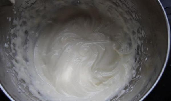 一个鸡蛋一碗面粉,做个快手的脆皮软心小狗蛋糕,好吃又好玩