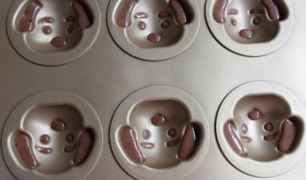 一个鸡蛋一碗面粉,做个快手的脆皮软心小狗蛋糕,好吃又好玩