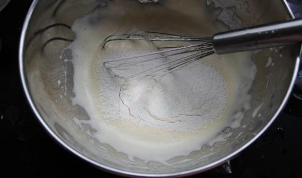 一个鸡蛋一碗面粉,做个快手的脆皮软心小狗蛋糕,好吃又好玩