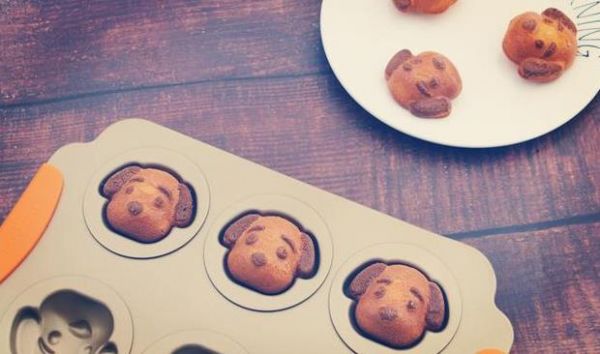 一个鸡蛋一碗面粉,做个快手的脆皮软心小狗蛋糕,好吃又好玩