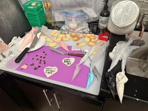 超～可爱的小狗蛋糕(狗可吃)的做法 步骤4