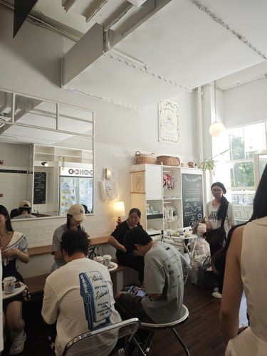 超级可爱的小狗咖啡店