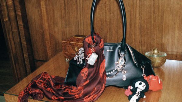 The Manta系列手袋——McQueen 2026早春系列新品