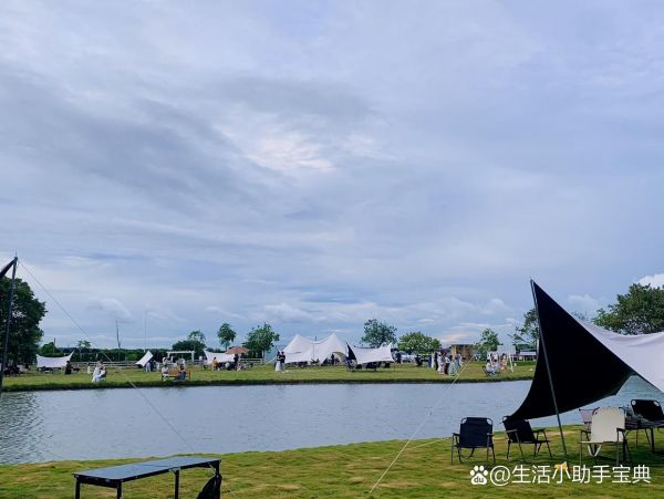 牧湖农场避坑指南:宠物区安全隐患⚠️ 牧湖农场风景超赞,但务必避开周六日去,体验感才更好⬆️!否则人潮拥挤,影响心情。 宠物区域标识不清是大问题:怕宠物的人误入易引发口角!我亲历怕狗者想踢小狗,幸好及时阻拦。明明牌子写明宠物活动区,结果进来的多半怕狗?太离谱了! 呼吁管理处完善标识+安好门扣,杜绝争执和宠物外逃吓人。希望此帖被管理层看到! #牧湖农场# #番禺牧湖农场#广州露营地# #宠物安全# #农场攻略# #周末避雷# (本文部分素材源自网络,仅用于分享,非商业用途,特此声明)-有驾