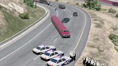 超长改装的小轿车