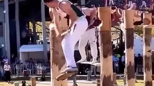 如此硬核的伐木比赛