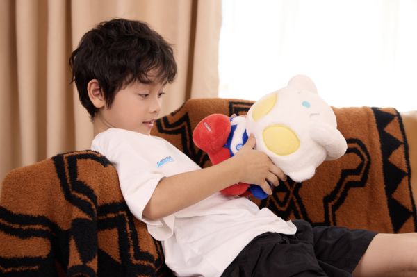 聚焦儿童赛道的Haivivi奥特曼AI毛绒玩具。受访者供图