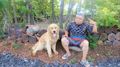 小虎被小亮打伤后，反应过来是被骗中圈套，金毛出主意反击小亮