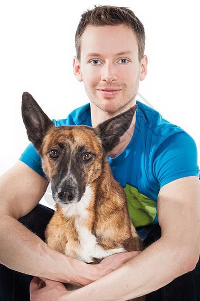 狗主人和大狗狗高清图片