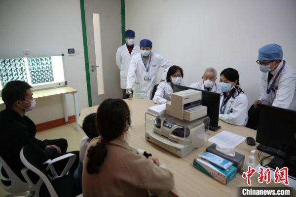 MDT能给患儿提供更加全面、有针对性的诊疗，为患儿制定最佳的个体化治疗方案。儿科医院供图