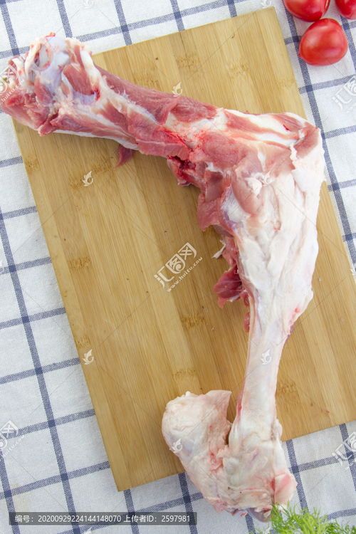 后腿长前腿短或因骨骼发育异常，调整饮食和运动可改善。