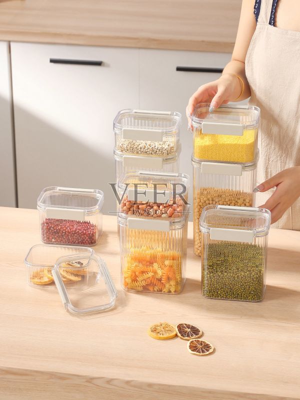 宠物食品储存罐，用于存放干粮、水果或零食照片摄影图片