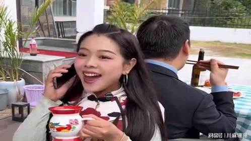 美女居然这么嚣张跋扈，结局大快人心