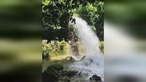 荔波小七孔的瀑布集合视频