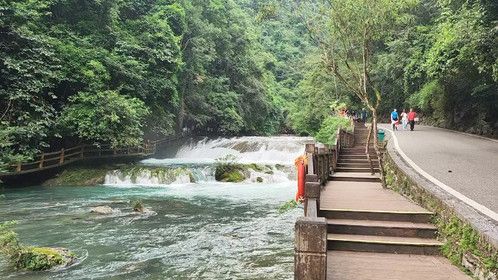 荔波小七孔68叠水瀑布是景区最壮观的瀑布。