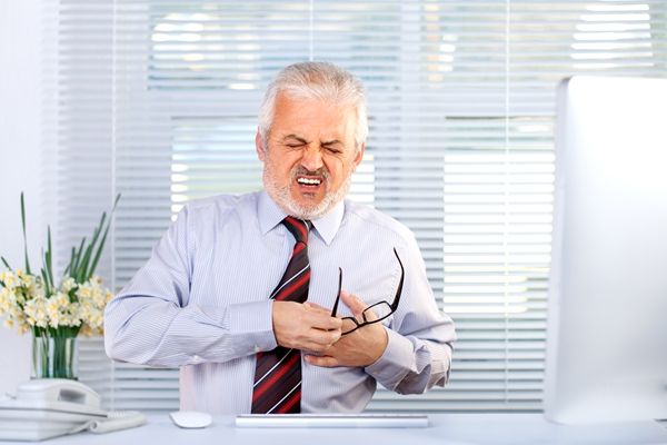 心梗前最明显一个症状真的只是胸痛吗 无胸痛的心梗在女性中更常见吗