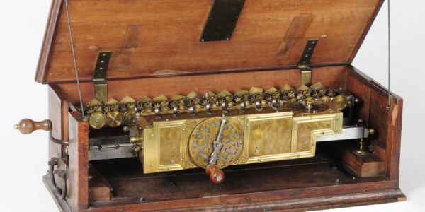 上发条的小鸟，有助于开发桌面宠物。(57KB)...