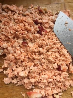 三文鱼狗粮自制的做法 步骤2