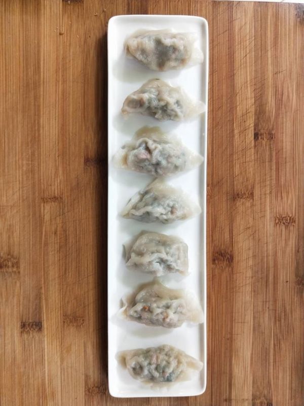 宠物食谱～猪瘦肉芹菜饺子的做法