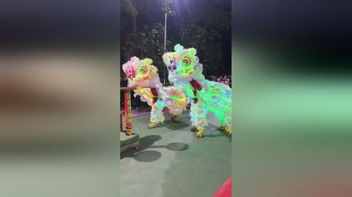 高手在民间，灯光醒狮上梅花桩 风青杨V 