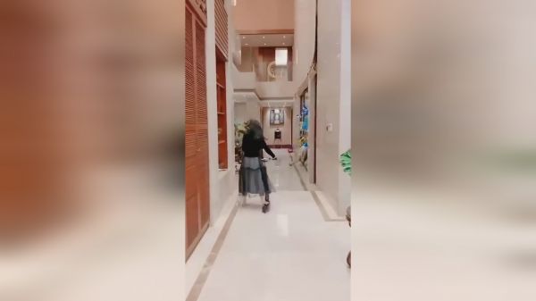 第一次来闺蜜家的豪宅，竟然可以在客厅骑车，我承认我羡慕了